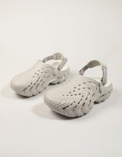 ZUECOS CROCS ECHO II CHROME ATMOSPHERE 213780 en color Gris