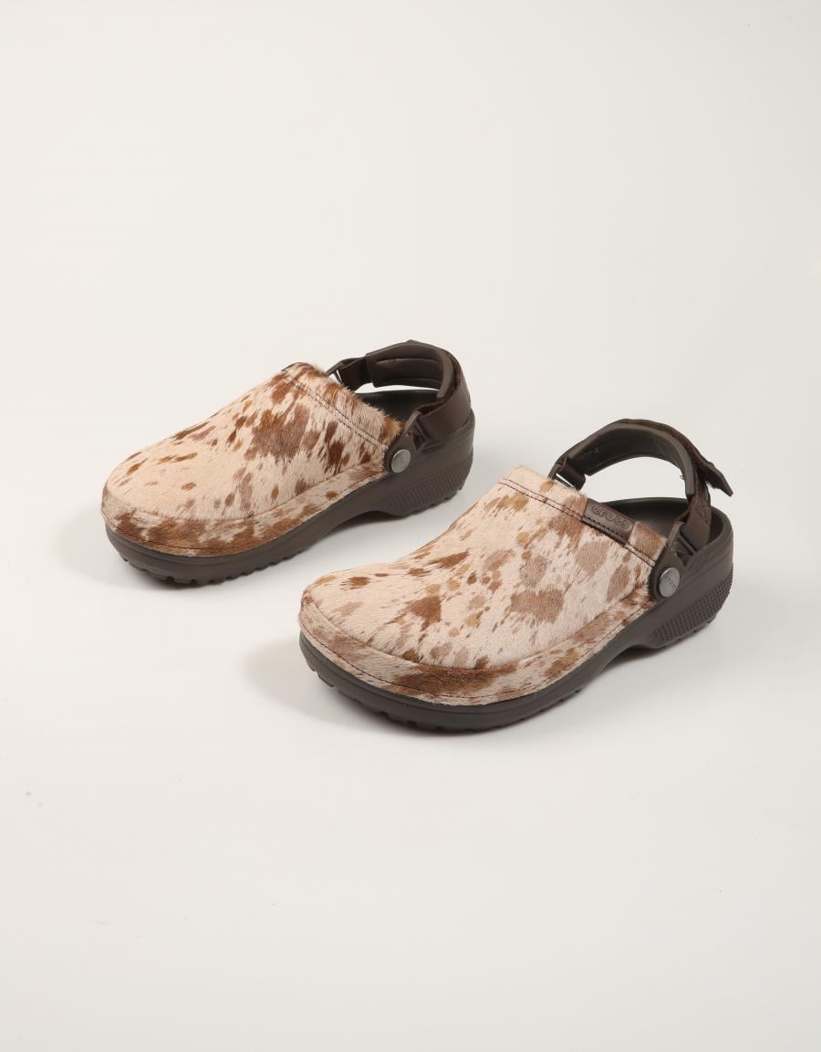 ZUECOS CROCS CLASSIC CRAFTED ESPRESSO 214047 en color Multicolor