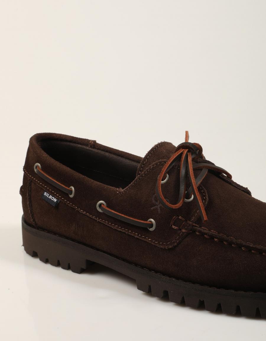 NAUTICOS SILBON NAUTICO SERRAJE MARRON FW261021709513 en color Marron