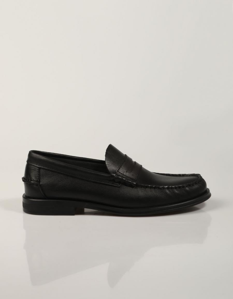 MOCASINES FREELANCE MOCASIN NAPA NEGRO en color Negro