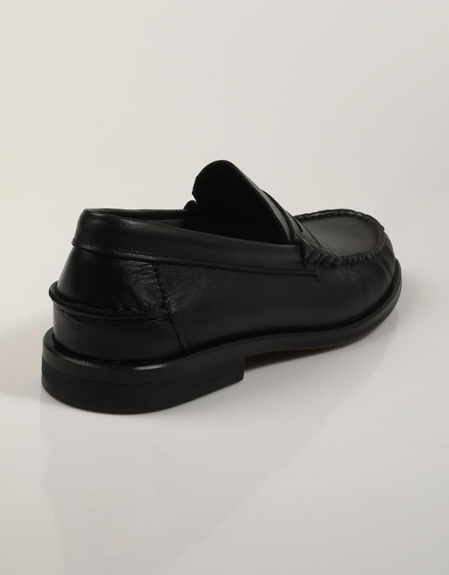 MOCASINES FREELANCE MOCASIN NAPA NEGRO en color Negro