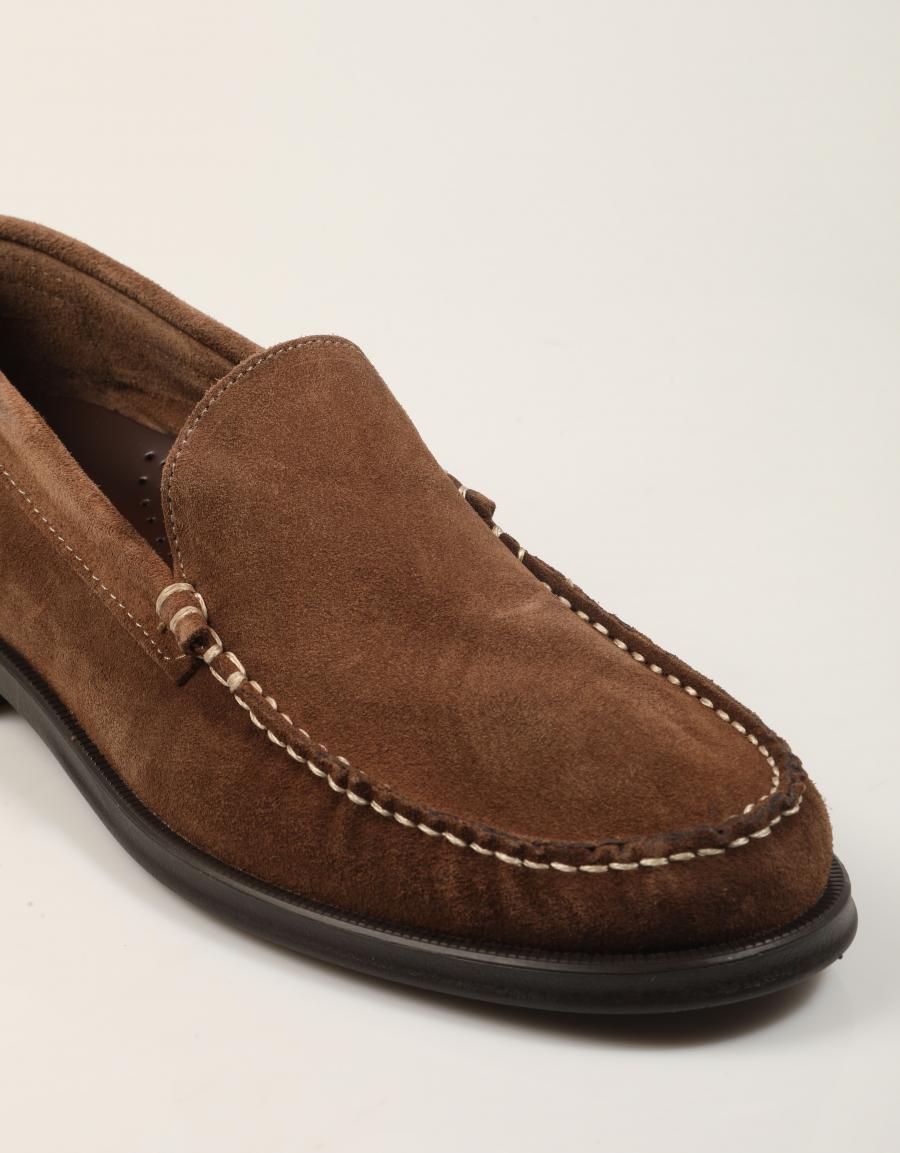 MOCASINES FREELANCE MOCASIN LISO VISON en color Taupe