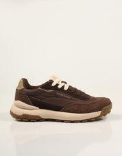 ZAPATILLAS NATURAL WORLD GALIA MARRON 8442 en color Marron