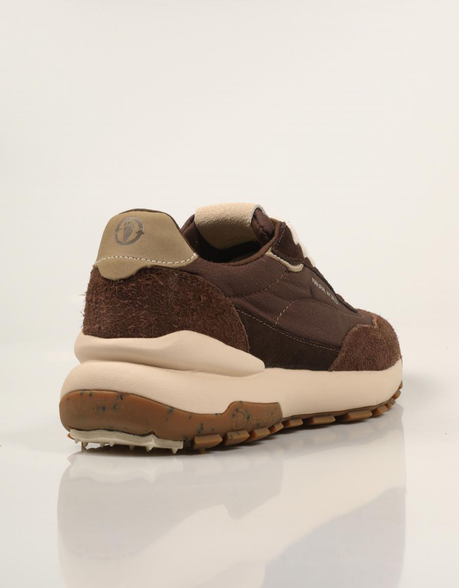 ZAPATILLAS NATURAL WORLD GALIA MARRON 8442 en color Marron
