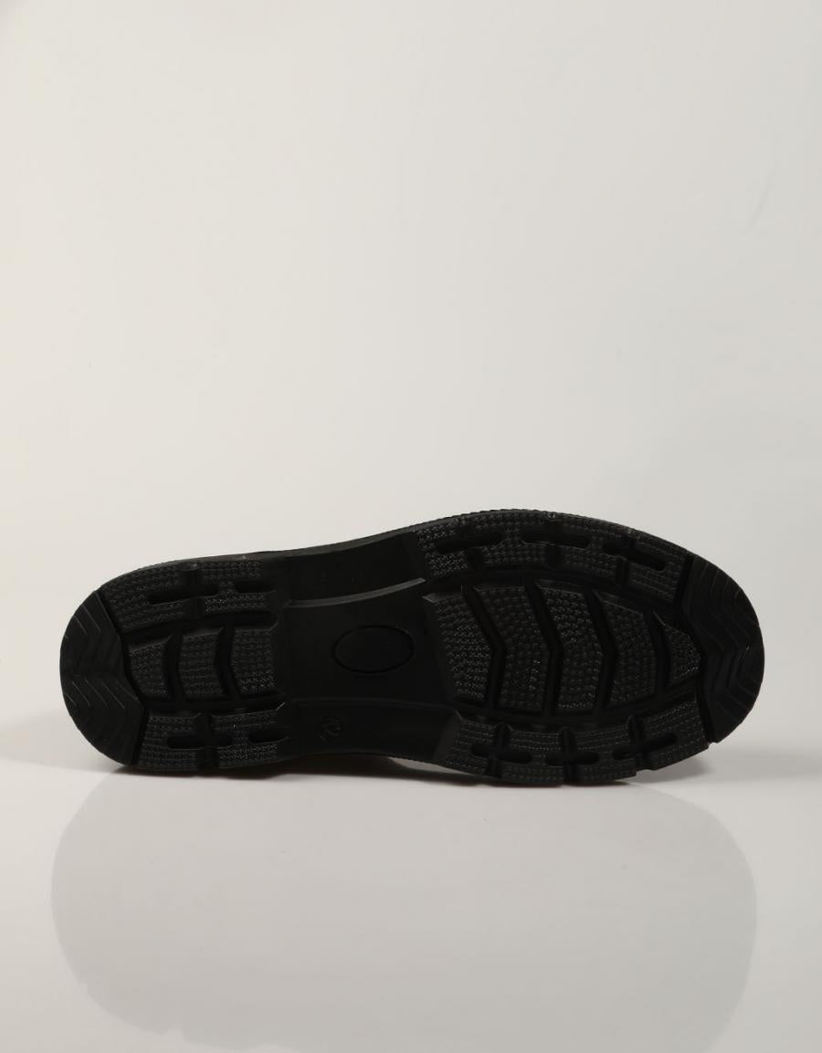 BOTINES NATURAL WORLD KARA NEGRO 9080 en color Negro