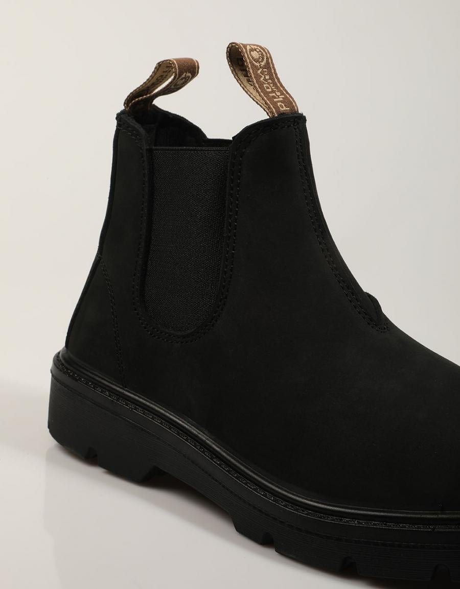 BOTINES NATURAL WORLD KARA NEGRO 9080 en color Negro