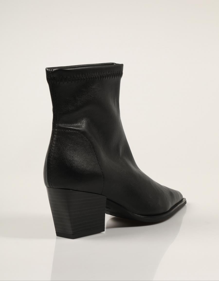 BOTINES MISS ELASTIC 078151-64-05/05 WEST NEGRO en color Negro