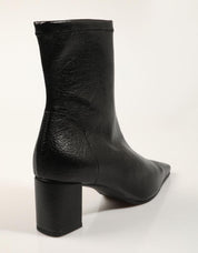 BOTINES MISS ELASTIC 075357-14-05/05 CIERVO STR NEGRO en color Negro