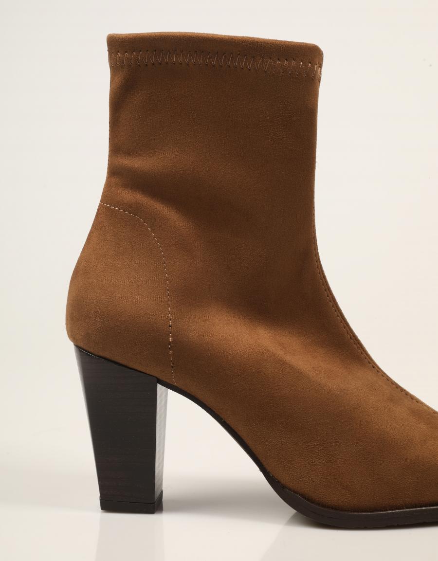 BOTINES MISS ELASTIC BOTÍN ANTE CUERO 075386-AE-08/08 en color Cuero