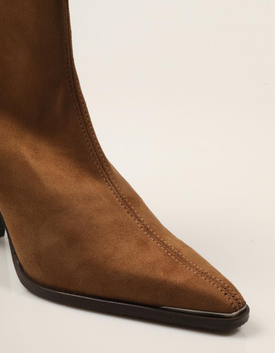 BOTINES MISS ELASTIC BOTÍN ANTE CUERO 075386-AE-08/08 en color Cuero