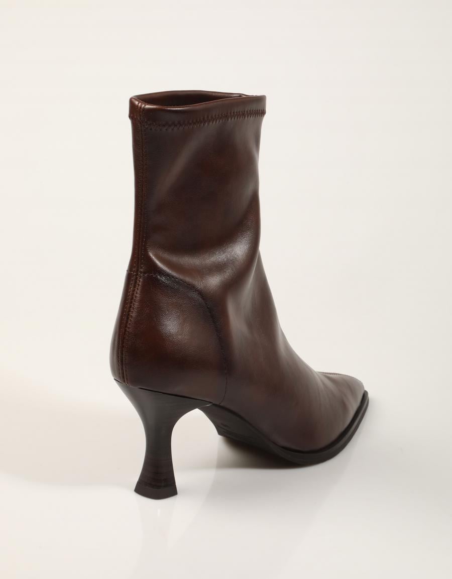 51 STR MARRON en color Marron