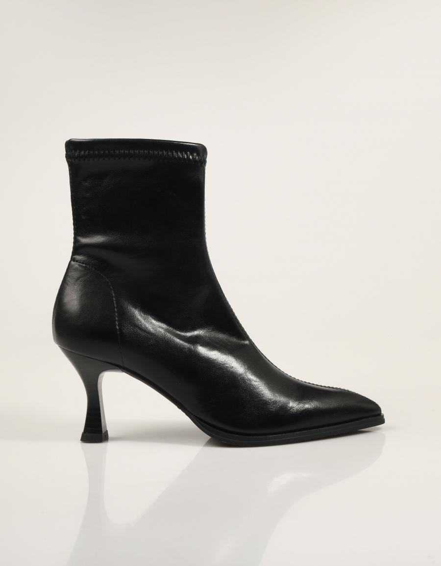 BOTINES MISS ELASTIC 078039-09-05/05 STR NEGRO en color Negro