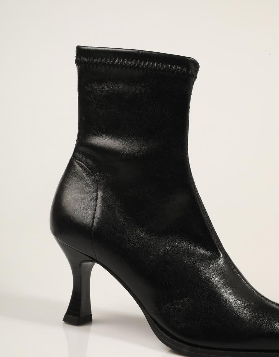 BOTINES MISS ELASTIC 078039-09-05/05 STR NEGRO en color Negro