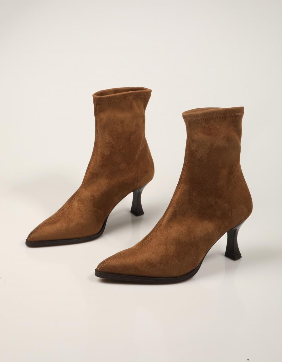 BOTINES MISS ELASTIC BOTÍN STR.CUERO 078039-AE-08/08 en color Cuero