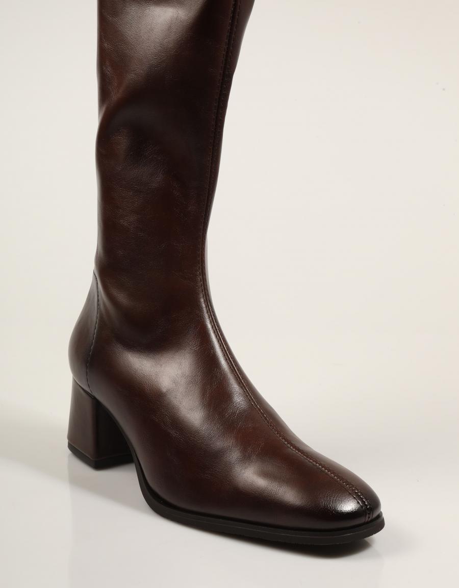 51 WOW STR MARRON en color Marron