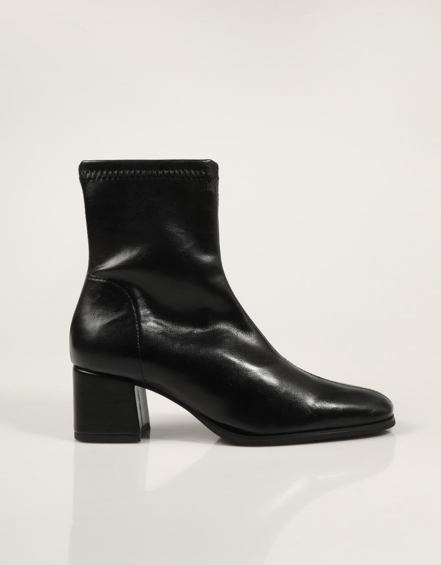 BOTINES MISS ELASTIC 075438-09-05/05 WOW STR NEGRO en color Negro