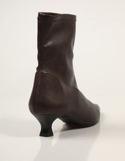 BOTINES MISS ELASTIC WEST MARRON en color Negro