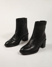BOTINES TAMARIS BOTIN LISO BLACK en color Negro
