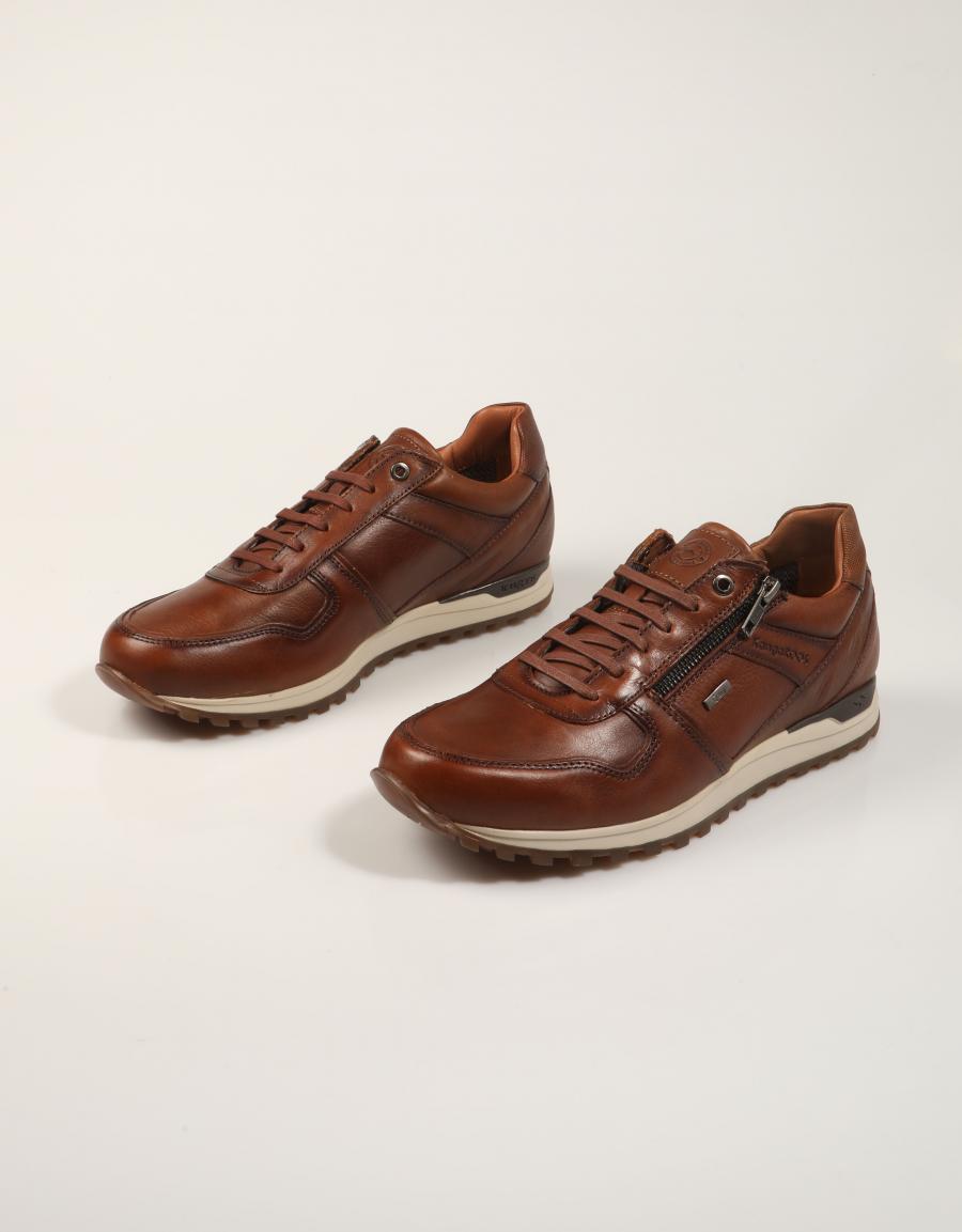 ZAPATILLAS KANGAROOS DEPORTIVO CAMEL en color Cuero