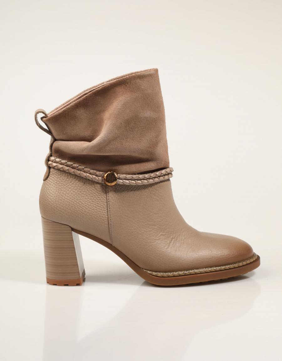 BOTINES HISPANITAS BOTIN TRENZA CASTORO en color Beige