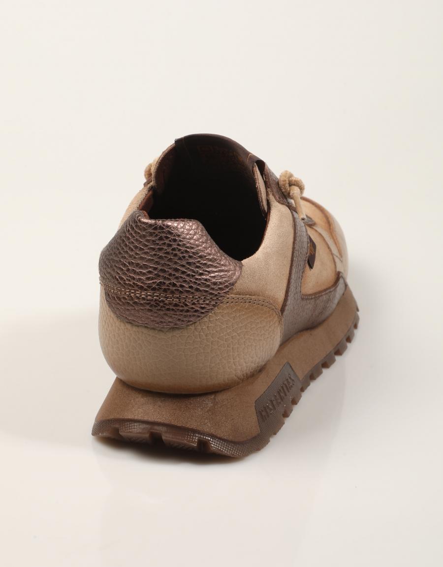 ZAPATILLAS HISPANITAS SNEAKER CASTORO/TOPO en color Beige