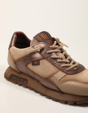ZAPATILLAS HISPANITAS SNEAKER CASTORO/TOPO en color Beige