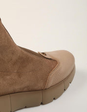 BOTINES HISPANITAS BOTIN CREMALLERA CASTORO/TOPO en color Beige