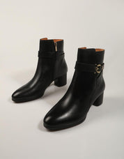 BOTINES PIKOLINOS CALAFAT W1Z 8914 BLACK en color Negro
