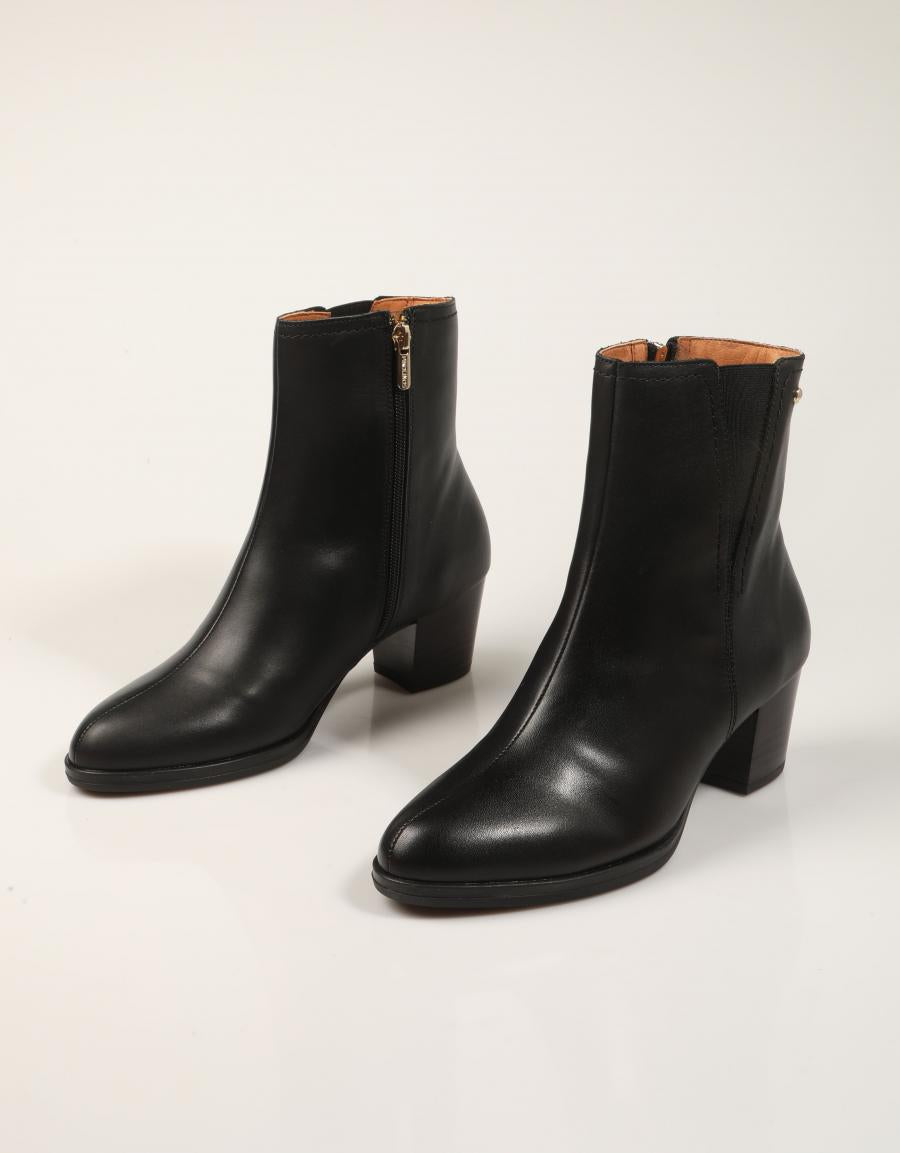 BOTINES PIKOLINOS ZAMORA WOE 8628 BLACK en color Negro