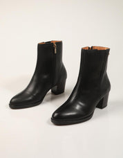 BOTINES PIKOLINOS ZAMORA WOE 8628 BLACK en color Negro
