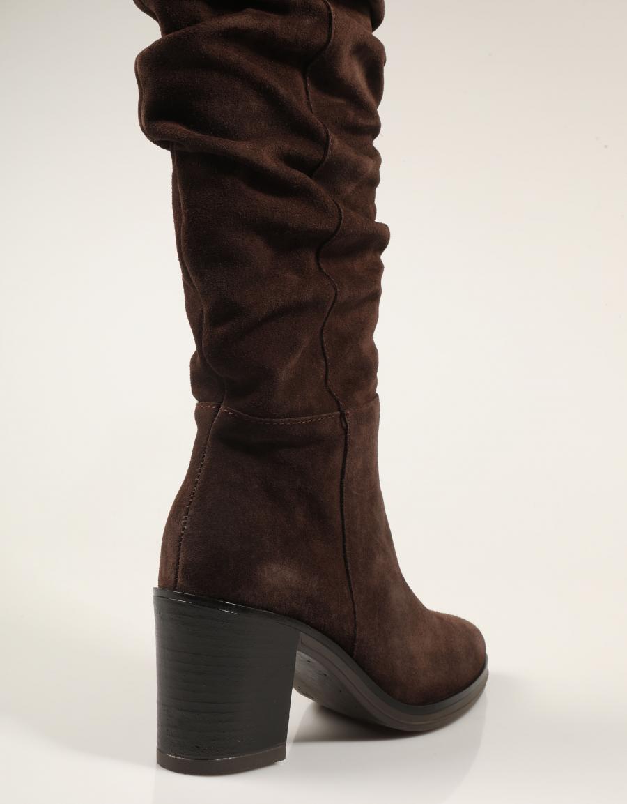 BOTAS LUCIA VIGUERA BOTA VITELO CAOBA en color Cuero