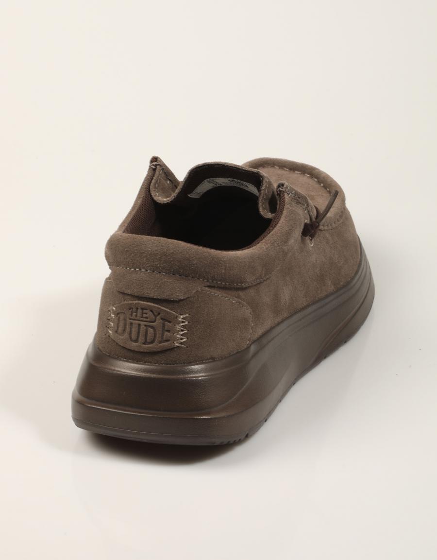 ZAPATOS DUDE WALLY COMF MAJOR BROWN 41975 en color Marron