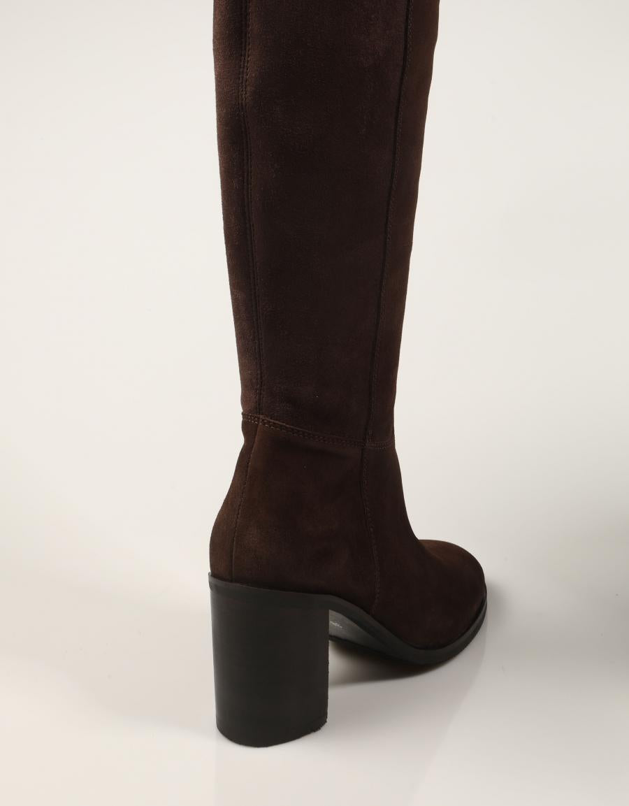 BOTAS MARCHA BOTA LISA SUEDE ROTE en color Marron
