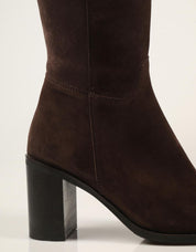 BOTAS MARCHA BOTA LISA SUEDE ROTE en color Marron
