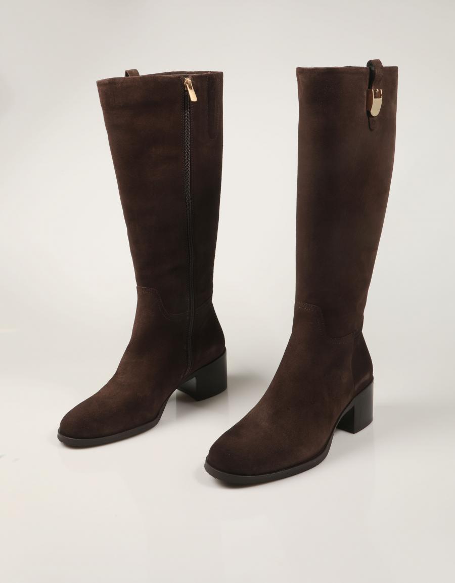 BOTAS MARCHA BOTA MONTAR ROTE en color Marron