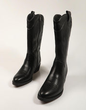 BOTAS ISTERIA BOTA CAMPERA NEGRO en color Negro