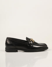 ZAPATOS REBECCA HOPE MOCASIN ESTRIBO NEGRO en color Negro