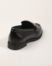 ZAPATOS REBECCA HOPE MOCASIN ESTRIBO NEGRO en color Negro