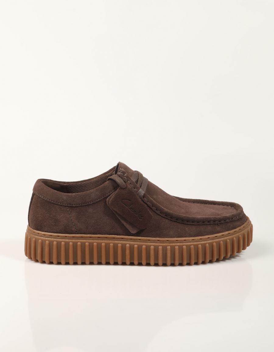 ZAPATOS SPORT CLARKS TORHILL LO DARK BROWN 26181386 en color Marron