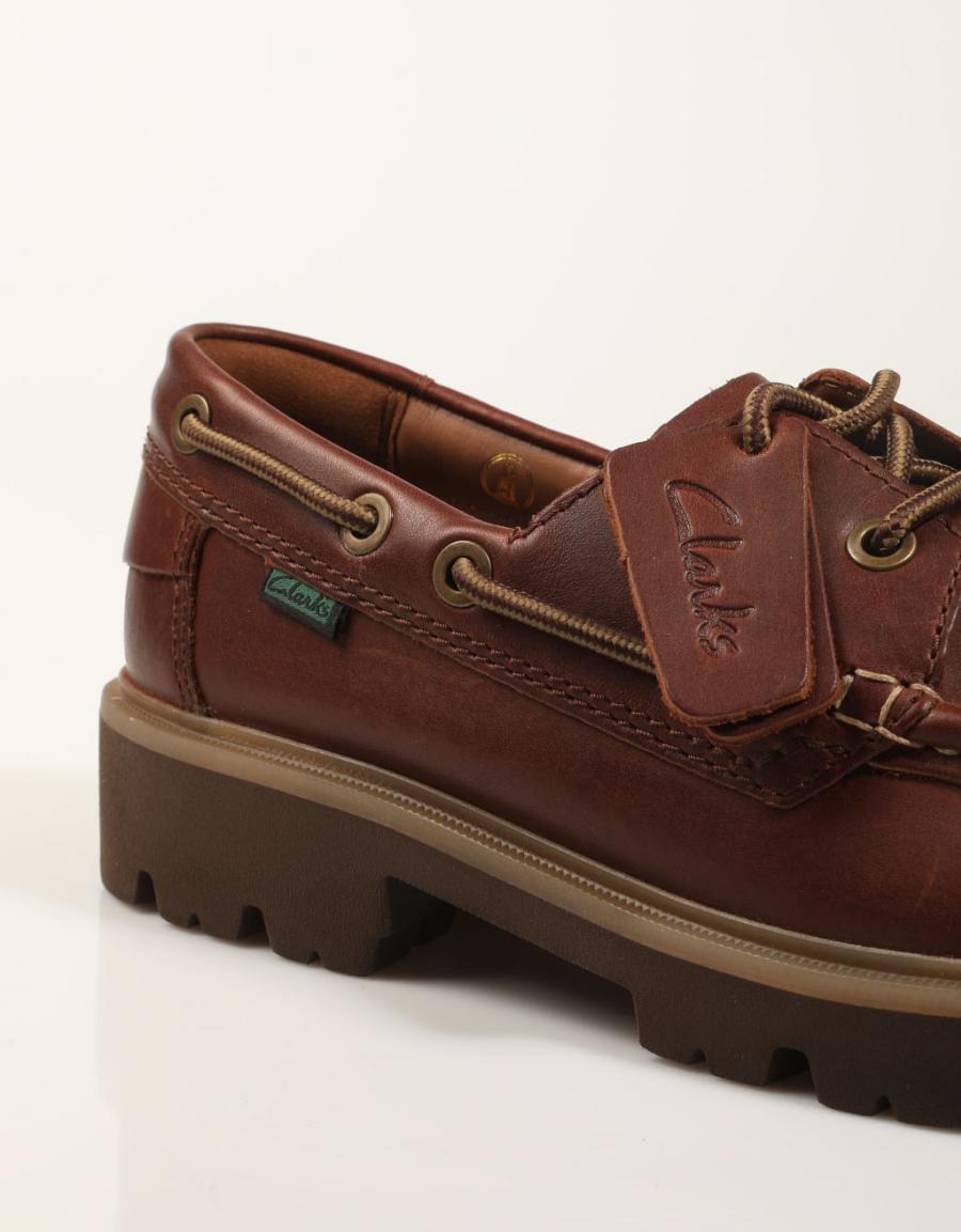 ZAPATOS SPORT CLARKS CLEYHILL BOAT BROWN 26186176 en color Marron