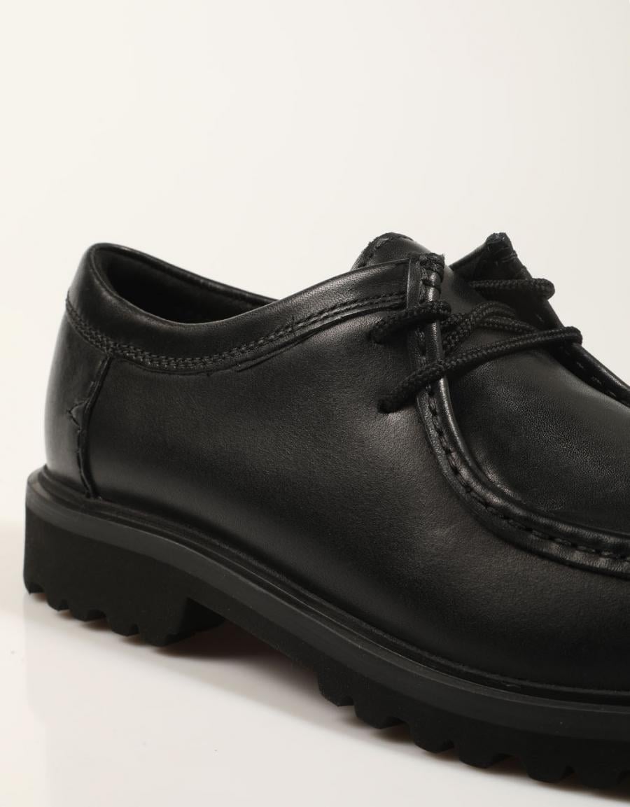ZAPATOS SPORT CLARKS BERWICK SEAM BLACK 26183729 en color Negro