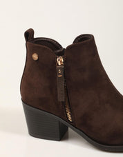 BOTINES REFRESH BOTIN MARRON en color Marron