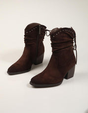 BOTINES REFRESH BOTIN CAMPERO MARRON en color Marron