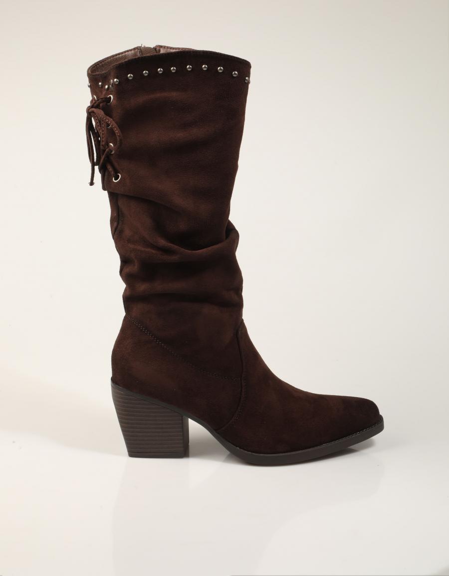 BOTAS REFRESH BOTA CAMPERA MARRON en color Marron