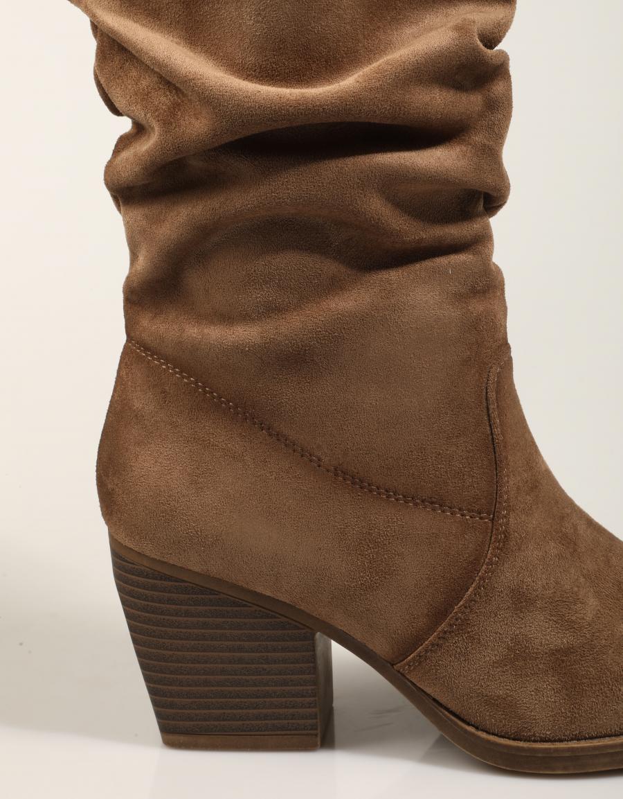 BOTAS REFRESH BOTA CAMPERA TAUPE en color Taupe