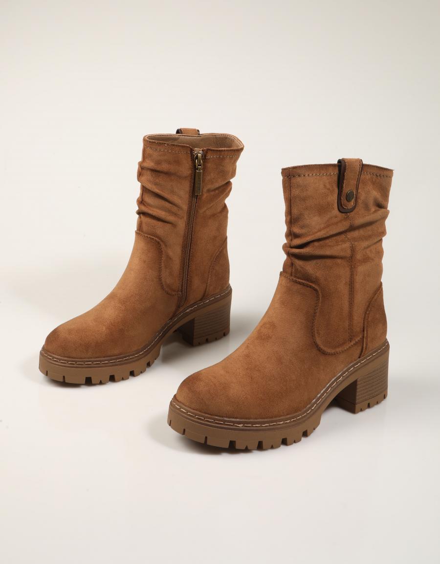 BOTINES REFRESH BOTA ARRUGADA TAUPE en color Taupe