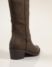 BOTAS REFRESH BOTA CAMPERA MARRON en color Marron