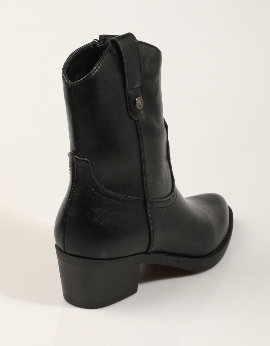 BOTINES REFRESH BOTIN CAMPERO NEGRO en color Negro