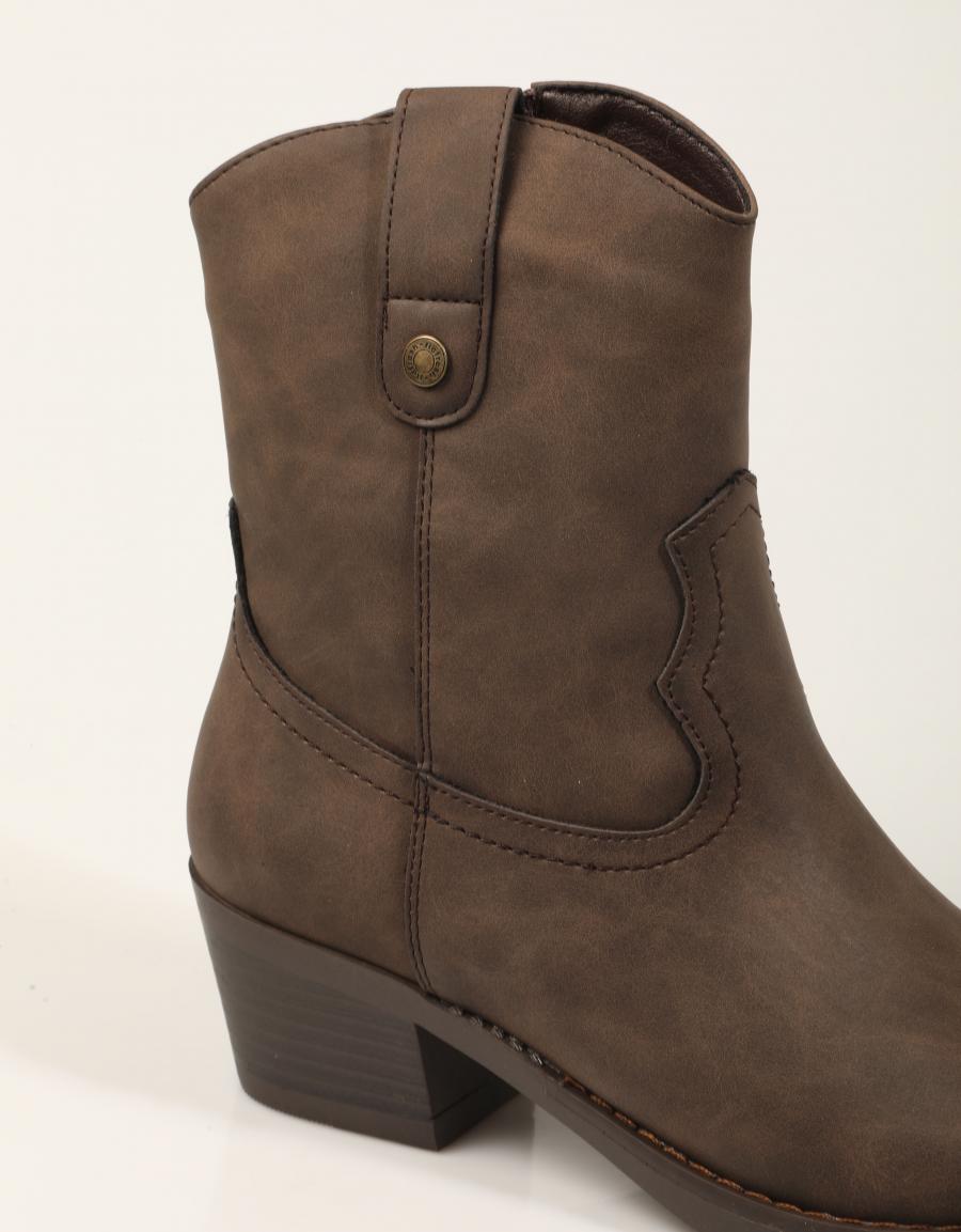 BOTINES REFRESH BOTIN CAMPERO MARRON en color Marron