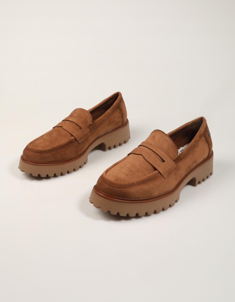 MOCASINES REFRESH MOCASIN CAMEL en color Cuero